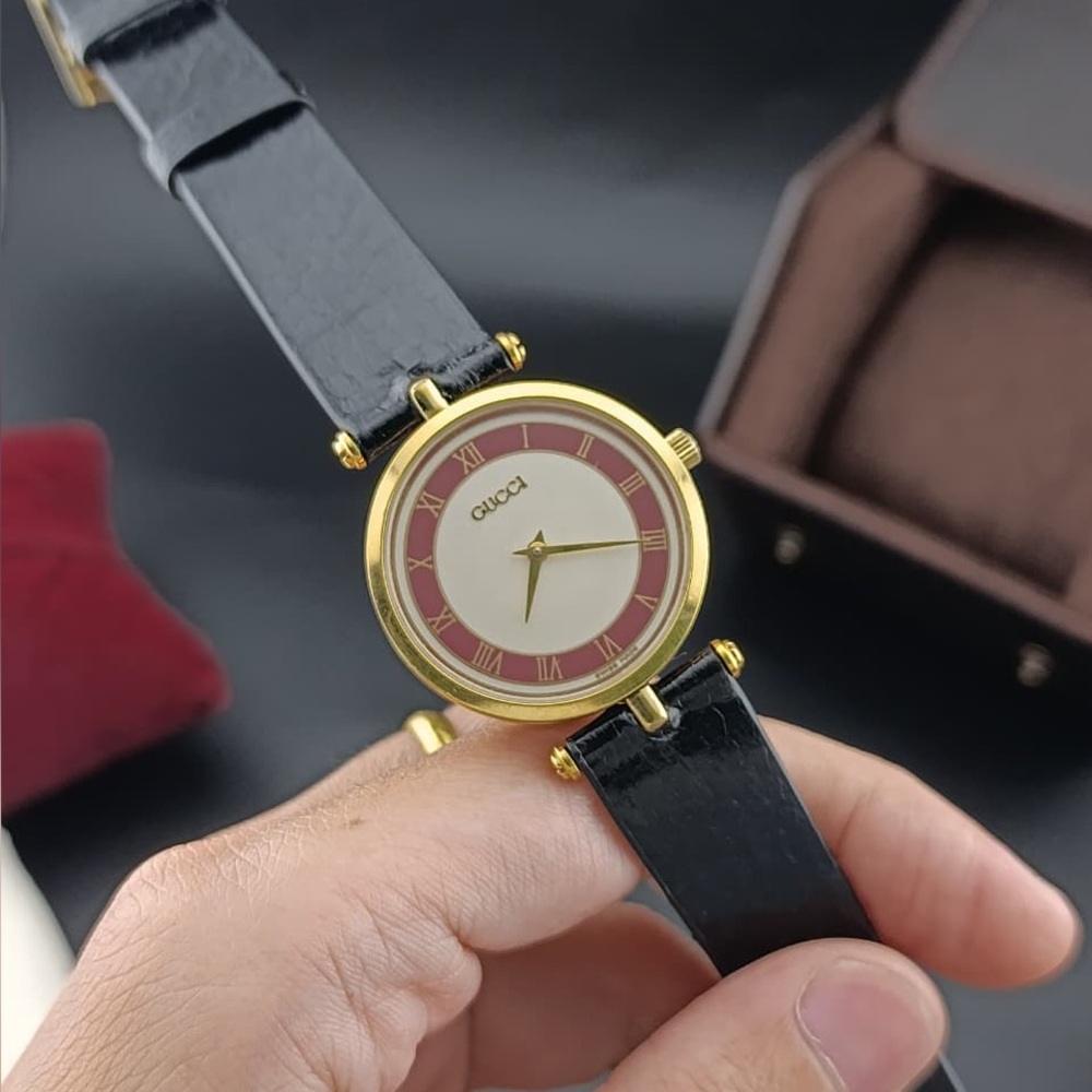 Vintage Gucci 2000M Dress Watch
(Men and Women) Gold Plated - Picture 3 of 15